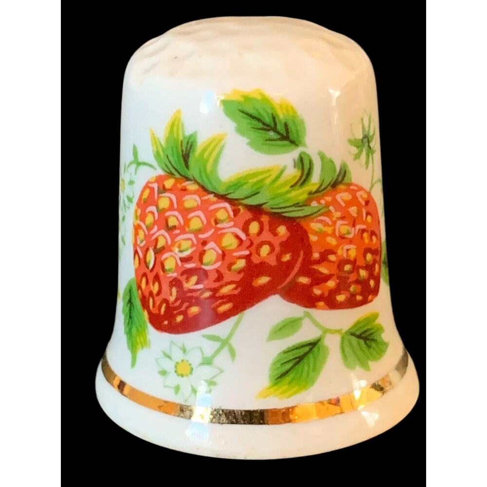 Strawberries Thimble Gold Rim Palissy (Spode) England Vintage
